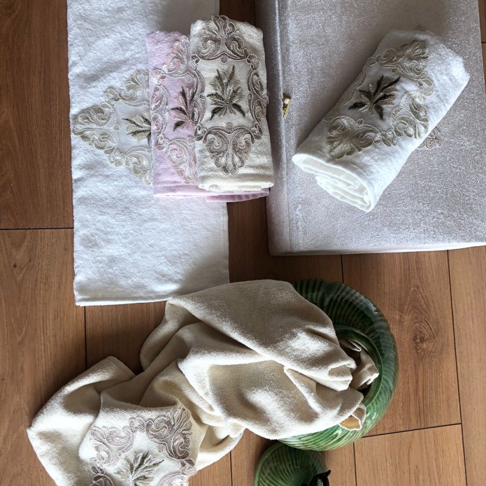 Pink Velvet Towel, Cream Hand Towel, Beige Face Towel inside Luxurious Velvet Box, Bridal, Wedding Gift, Christmas Gift, Gift For Her