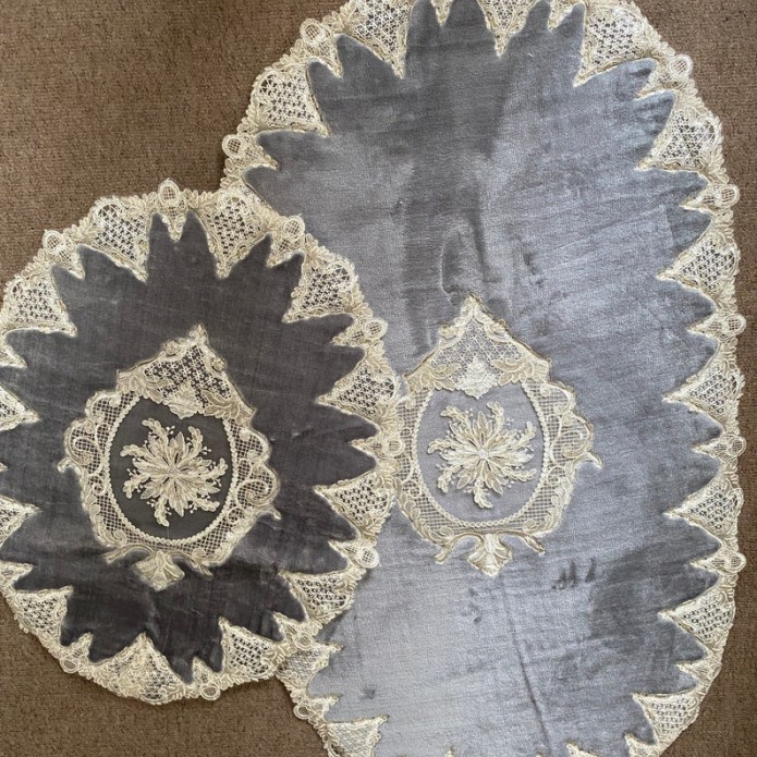 LUXURIOUS CREAM LACE AND GREY FLOOR MATS