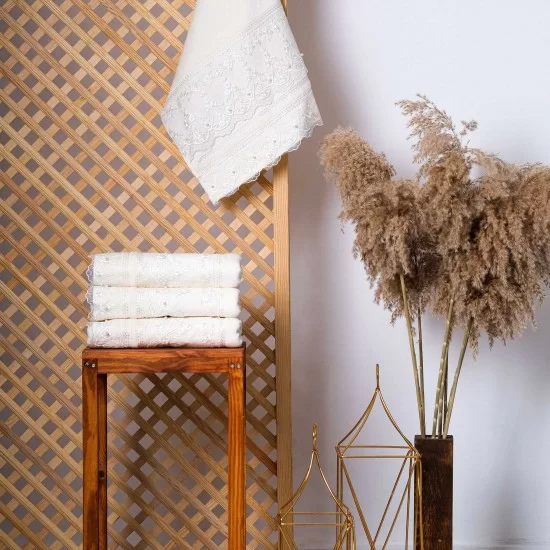 King Design Cream on Cream Hand Towel 4 Piece Set
