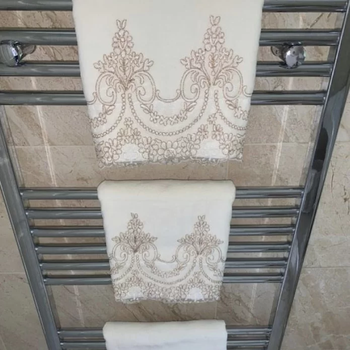 GOLD LACE HAND TOWEL SET ( 4 Pieces ) GOLD LACE HAND TOWEL SET ( 4 Pieces )
