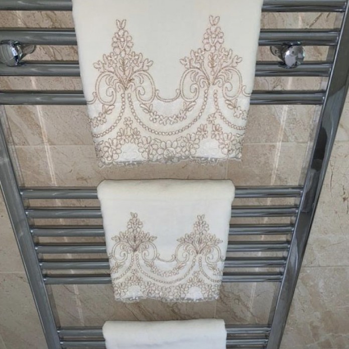 GOLD LACE HAND TOWEL SET ( 4 Pieces ) GOLD LACE HAND TOWEL SET ( 4 Pieces )