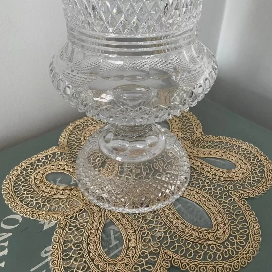 LUXURIOUS CAPPUCCINO BEIGE SCALLOP EDGE PLACEMAT DOILY