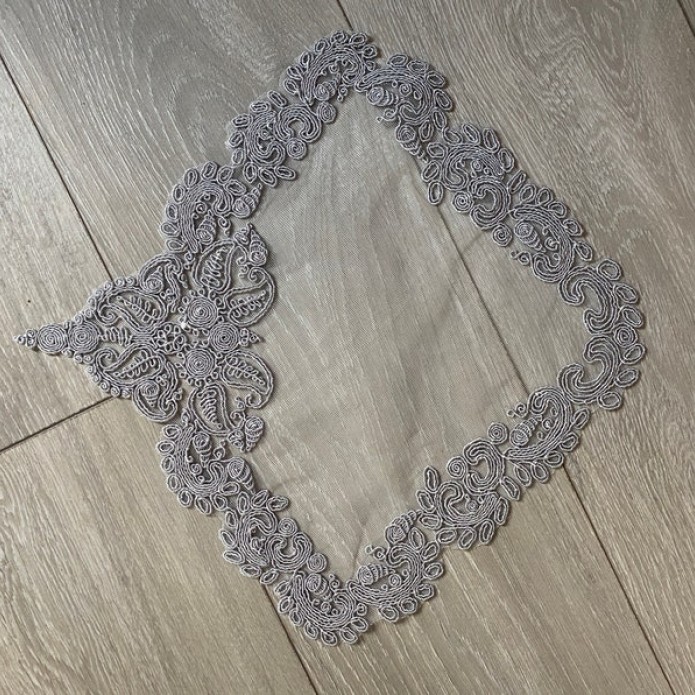 STUNNING GREY V SHAPE LACE DOILY FRENCH