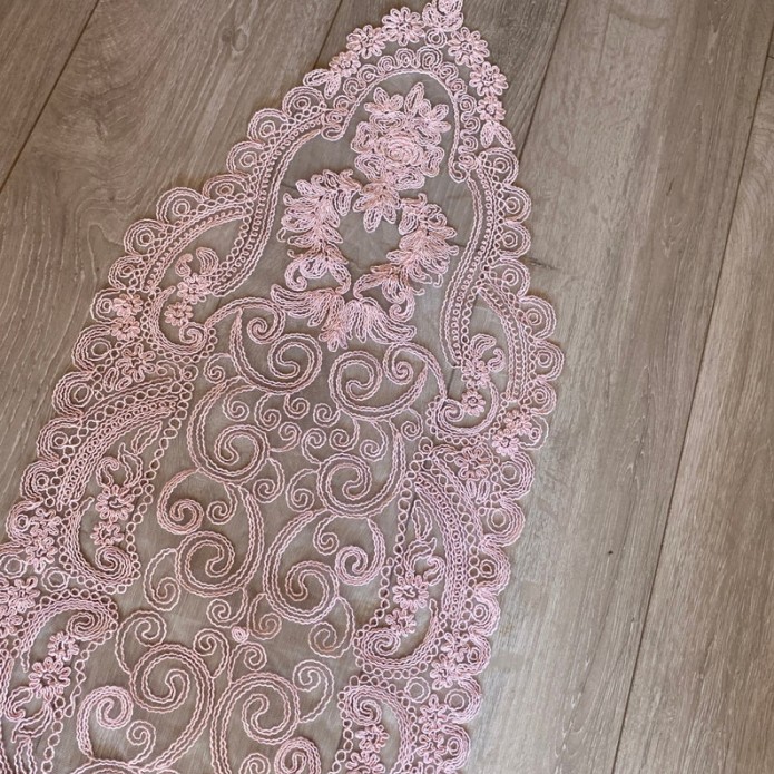 STUNNING PINK LACE V SHAPE TABLE RUNNER