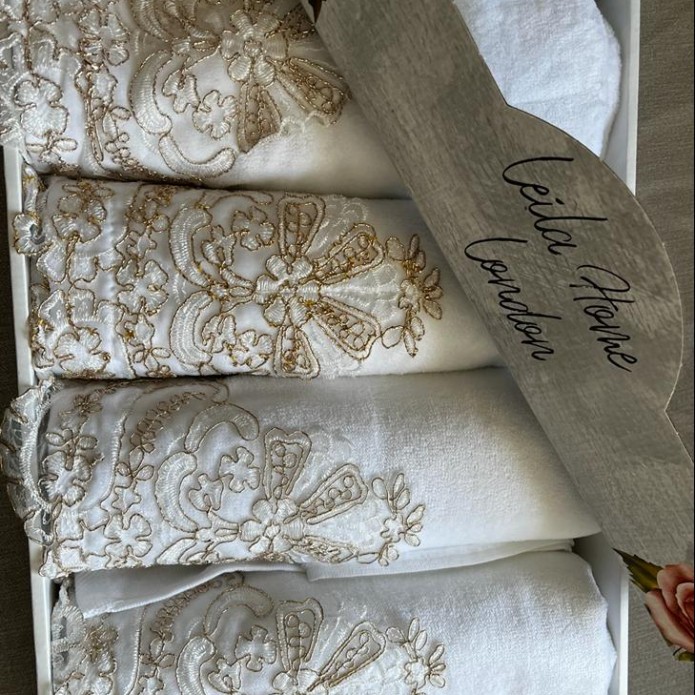 KNIGHTSBRIDGE GOLD LACE HAND TOWEL SET