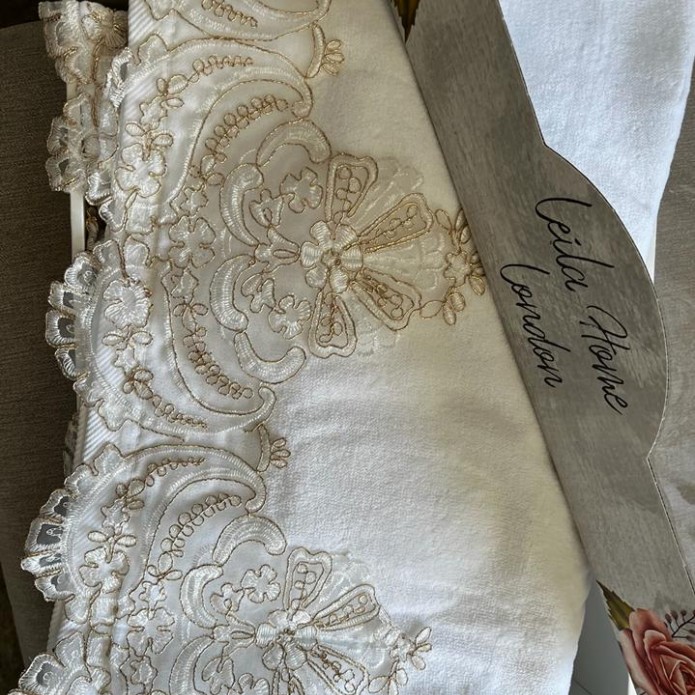 KNIGHTSBRIDGE GOLD LACE HAND TOWEL SET