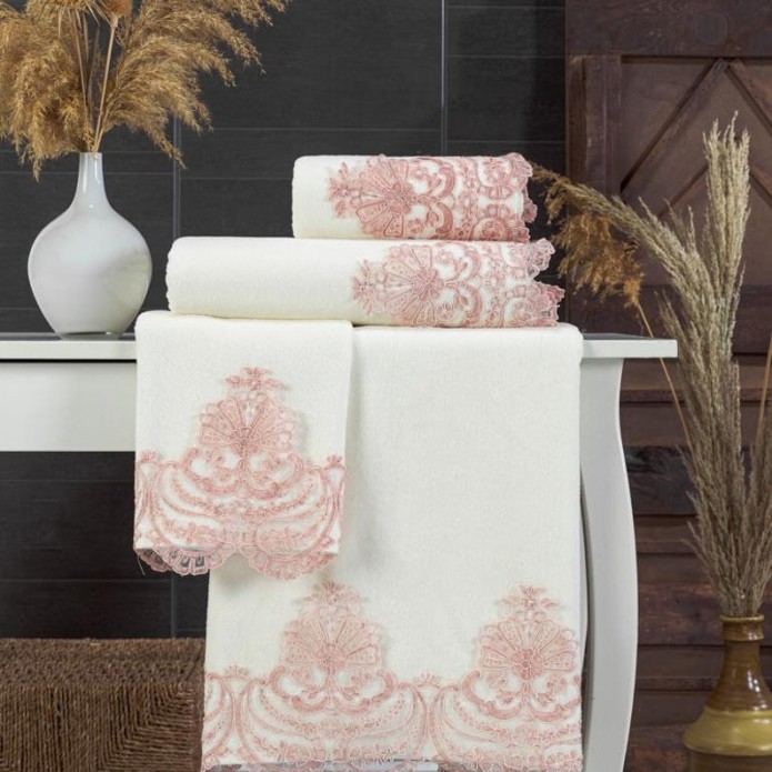 ROYAL PINK KNIGHTSBRIDGE LACE WHITE BODY AND HAND TOWEL SET