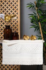 Cream Hand Towel Set of 4 – Pearl & Lace Embroidery – Velvet Cotton – Luxury Bridal Gift or Elegant Bathroom Towels